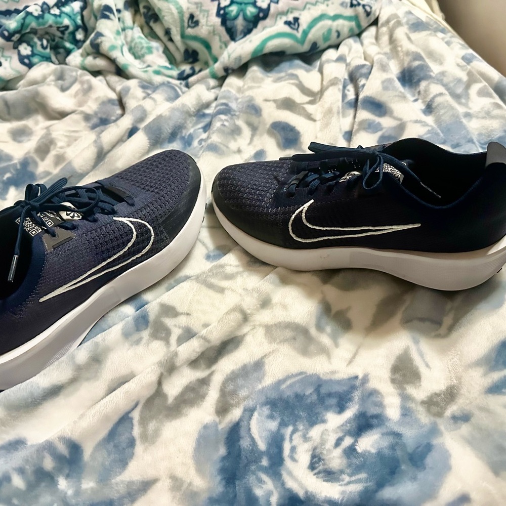 Nike Interact Run Mens Sz 8 College Navy Blue Athletic Running Sneaker Shoes